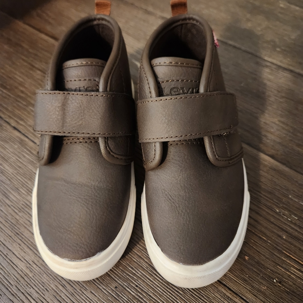 Boys size 10c shoes